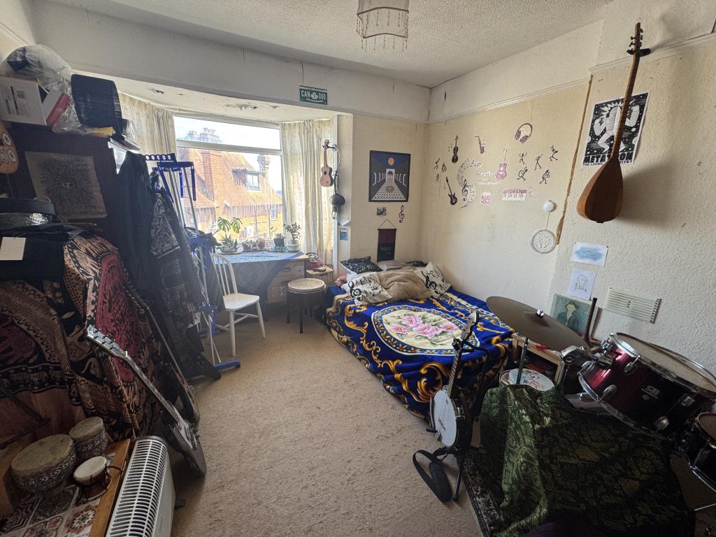 Lot: 24 - MIXED USE INVESTMENT - Bedroom two